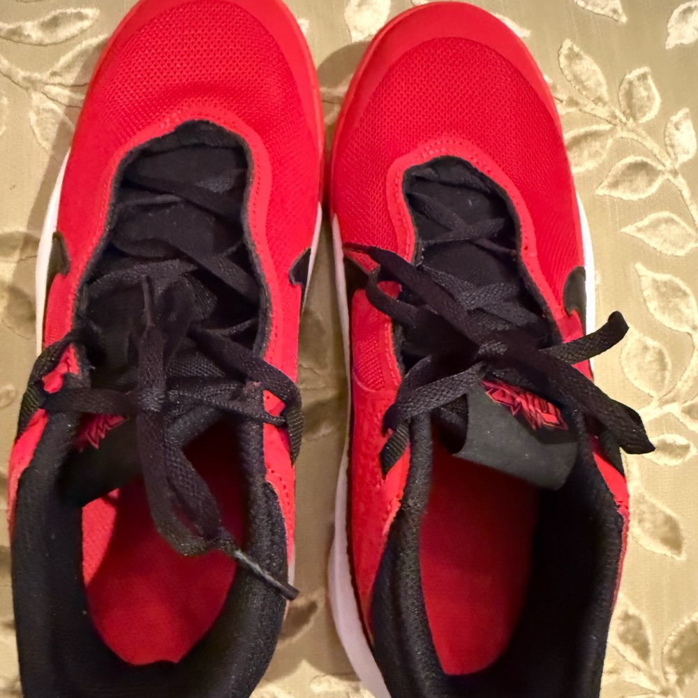 Nike Kids Red and Black Sneakers - Picture 3 of 5
